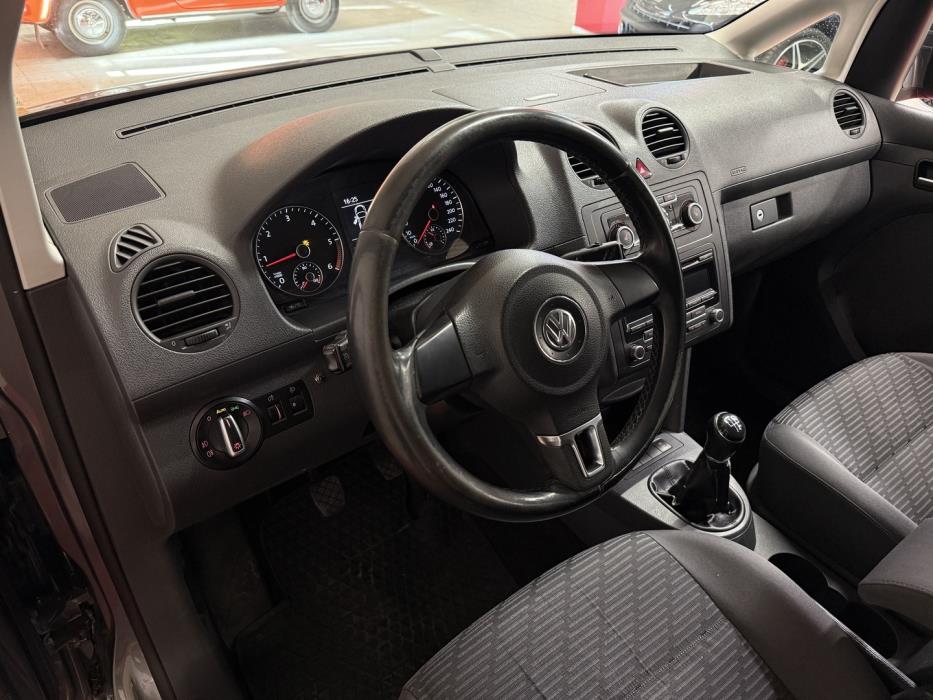 VOLKSWAGEN Caddy Maxi 2012