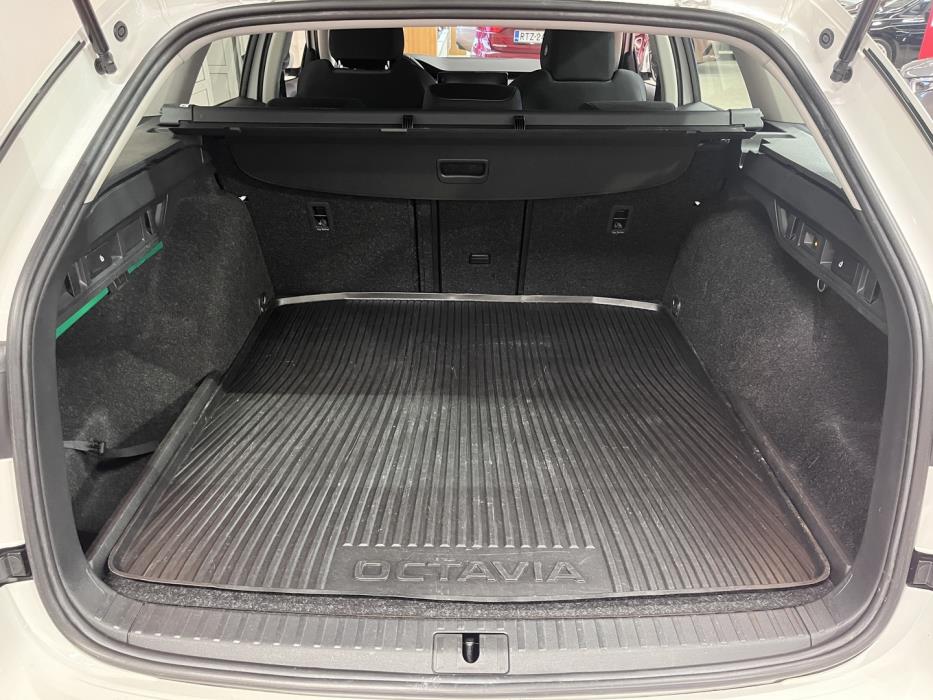 SKODA Octavia 2023