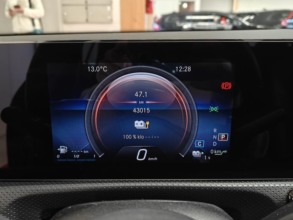 MERCEDES-BENZ CLA 2023