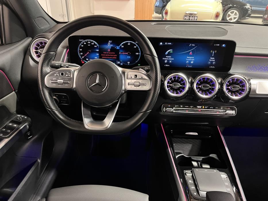 MERCEDES-BENZ EQB 2023