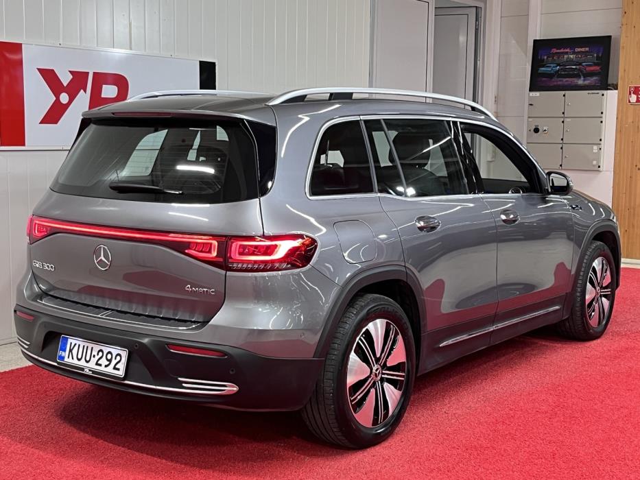 MERCEDES-BENZ EQB 2023