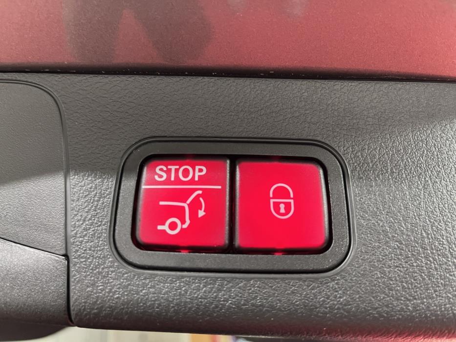 MERCEDES-BENZ EQB 2023