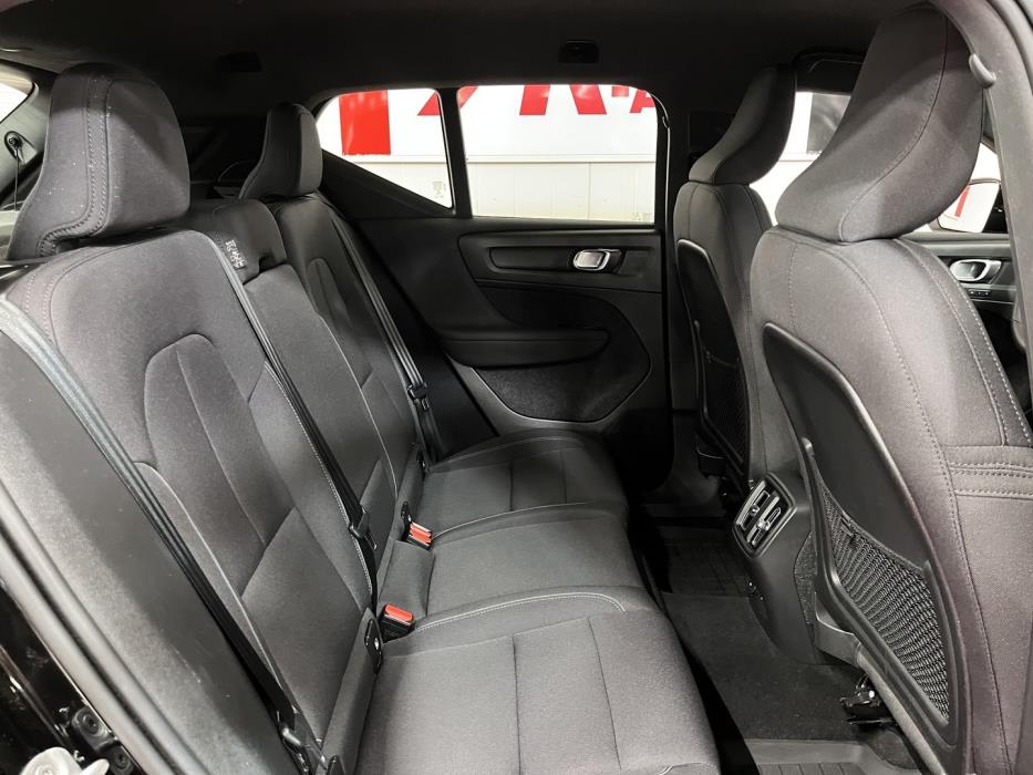 VOLVO XC40 2023