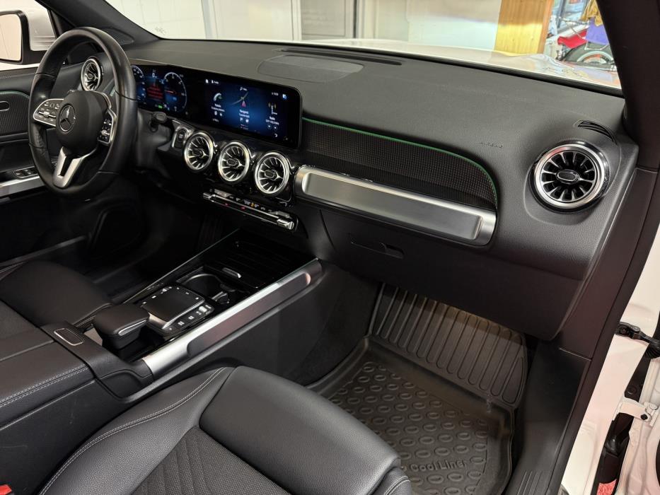 MERCEDES-BENZ EQB 2023