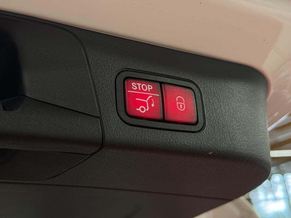 MERCEDES-BENZ EQB 2023