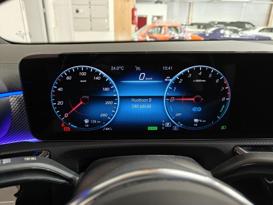 MERCEDES-BENZ CLA 2023