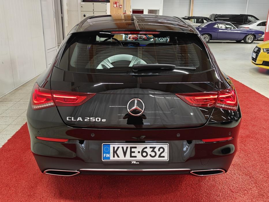 MERCEDES-BENZ CLA 2023