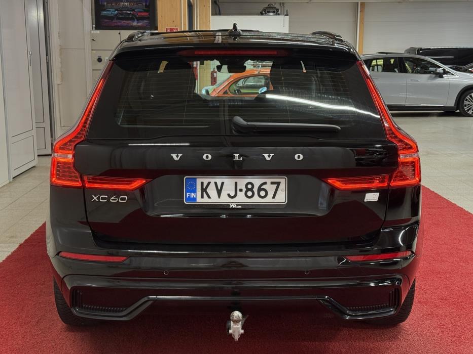 VOLVO XC60 2023