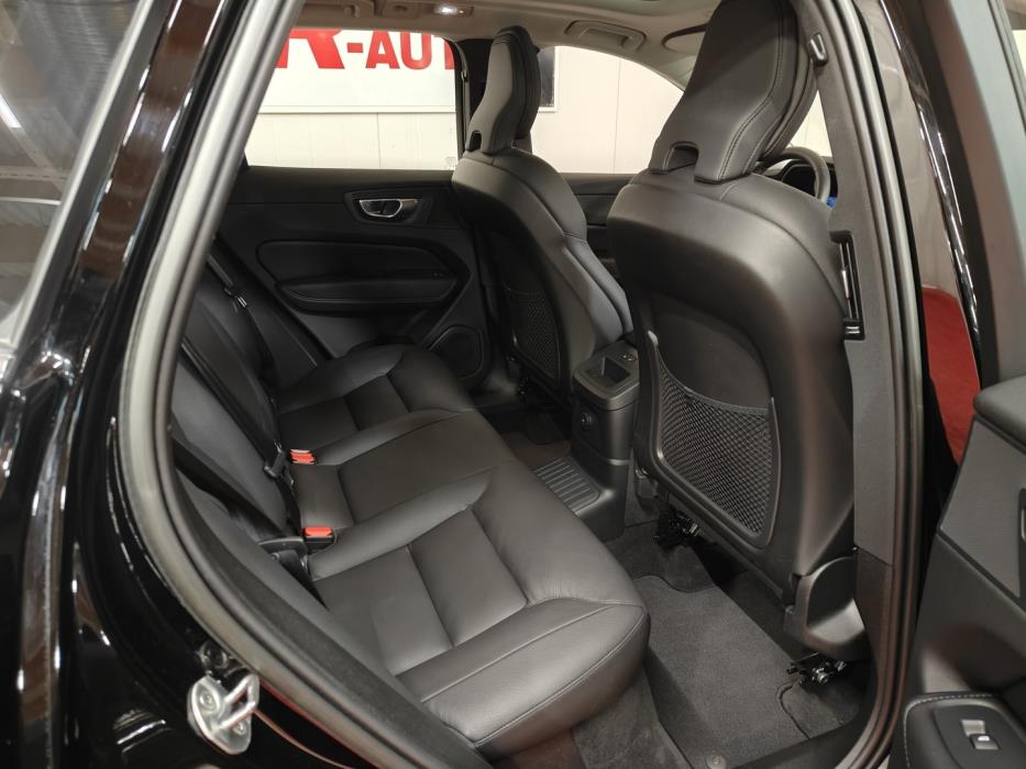 VOLVO XC60 2023