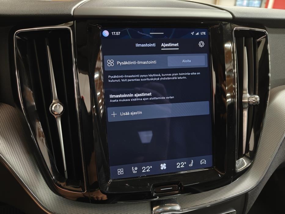 VOLVO XC60 2023