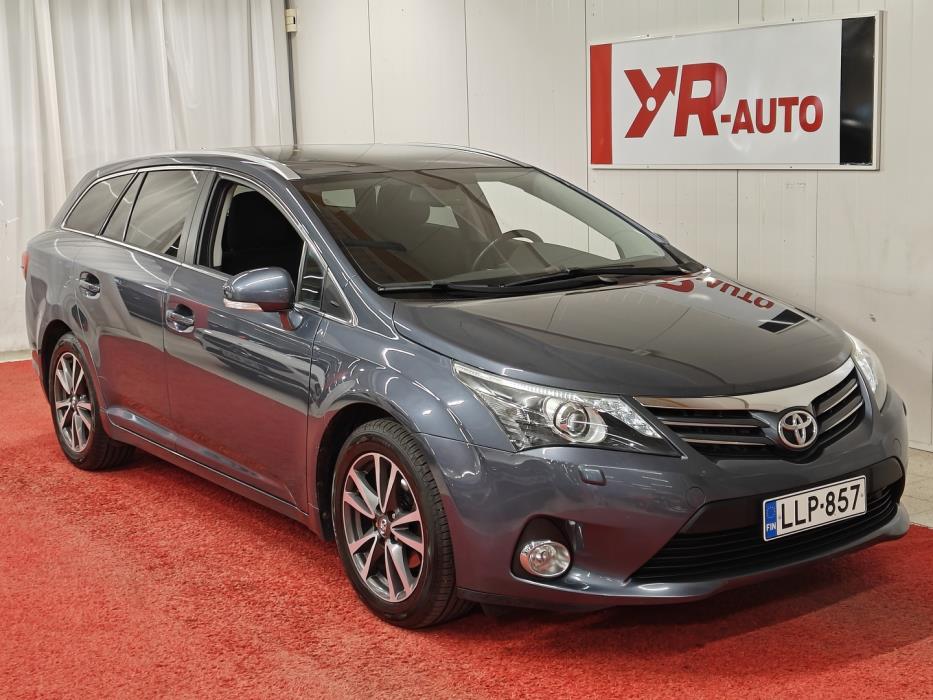 TOYOTA Avensis 2013