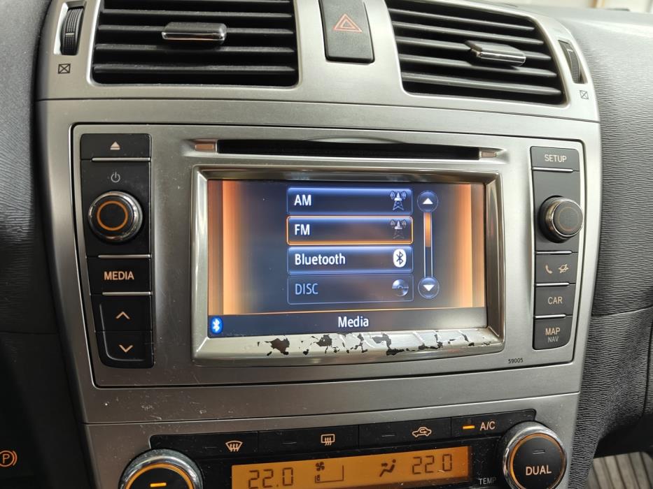 TOYOTA Avensis 2013