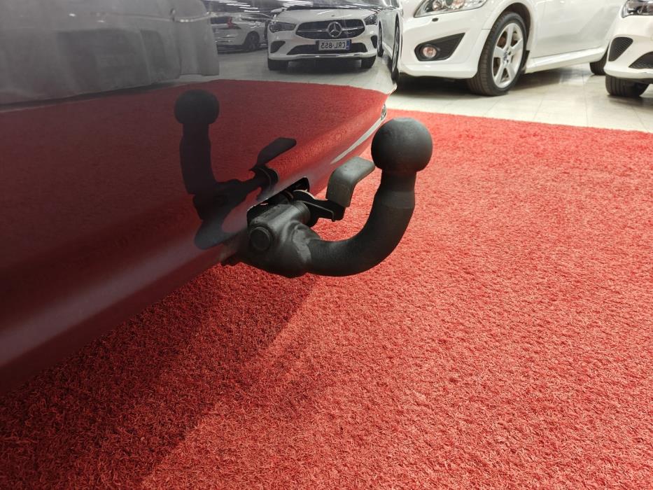TOYOTA Avensis 2013