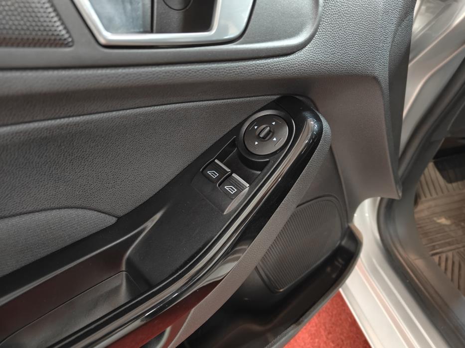 FORD Fiesta 2015