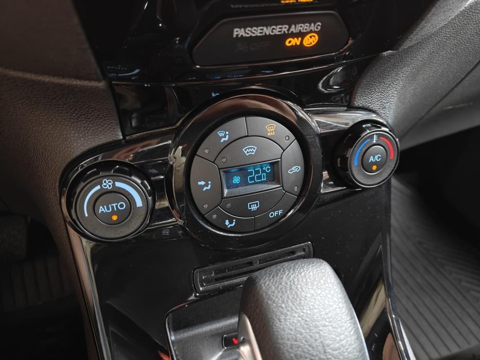 FORD Fiesta 2015