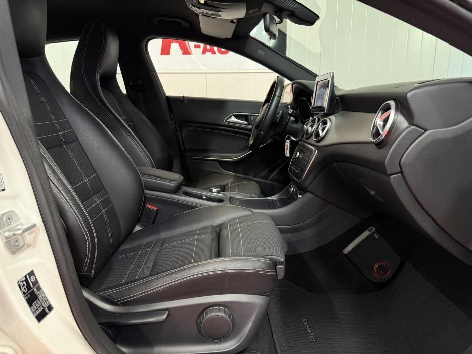 MERCEDES-BENZ CLA 2016