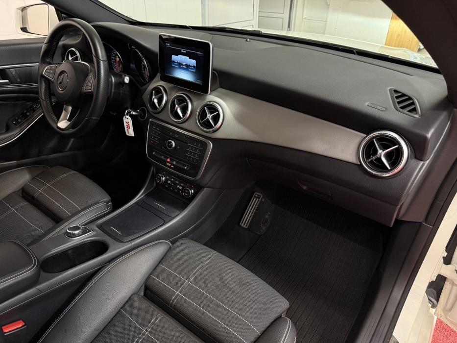 MERCEDES-BENZ CLA 2016