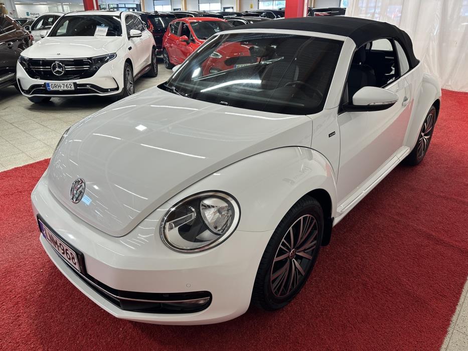 VOLKSWAGEN Beetle 2016