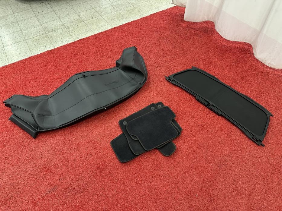 VOLKSWAGEN Beetle 2016