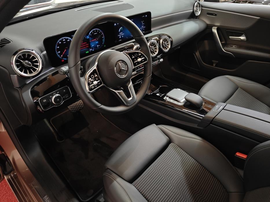 MERCEDES-BENZ A 2023