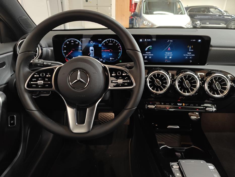 MERCEDES-BENZ A 2023