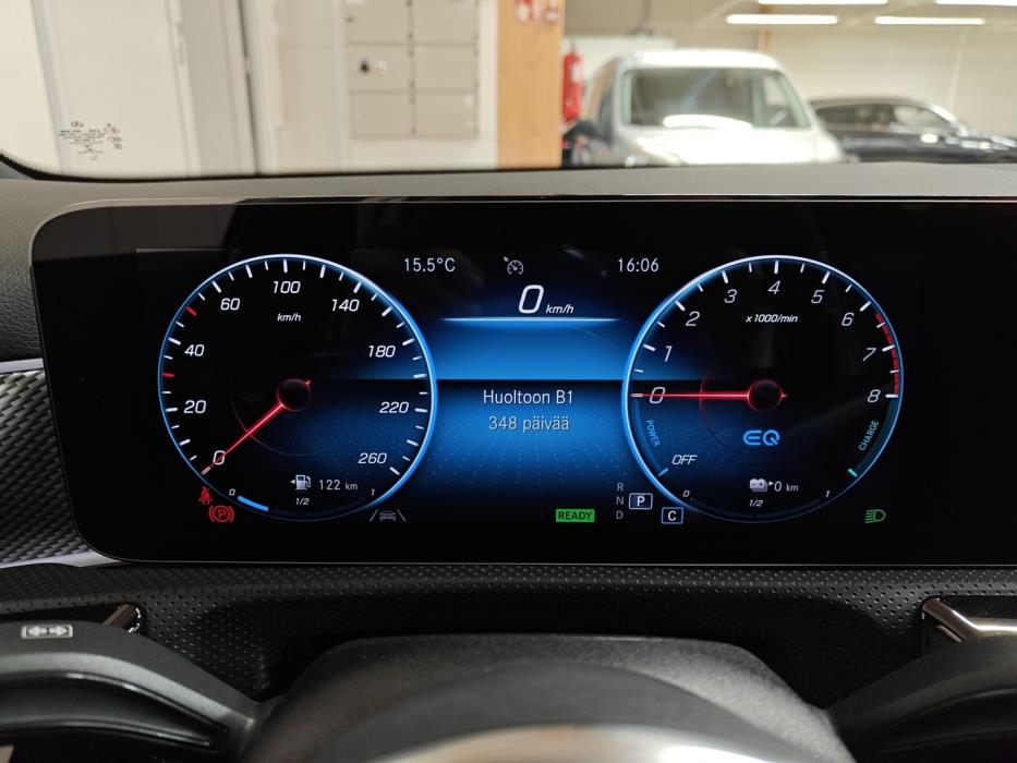 MERCEDES-BENZ A 2023