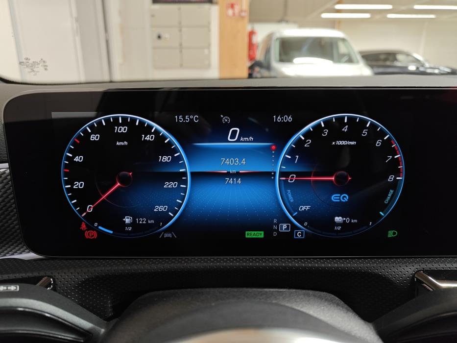 MERCEDES-BENZ A 2023