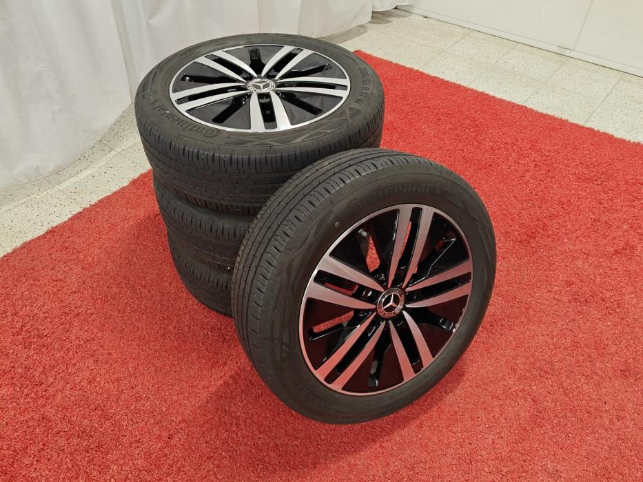 MERCEDES-BENZ A 2023