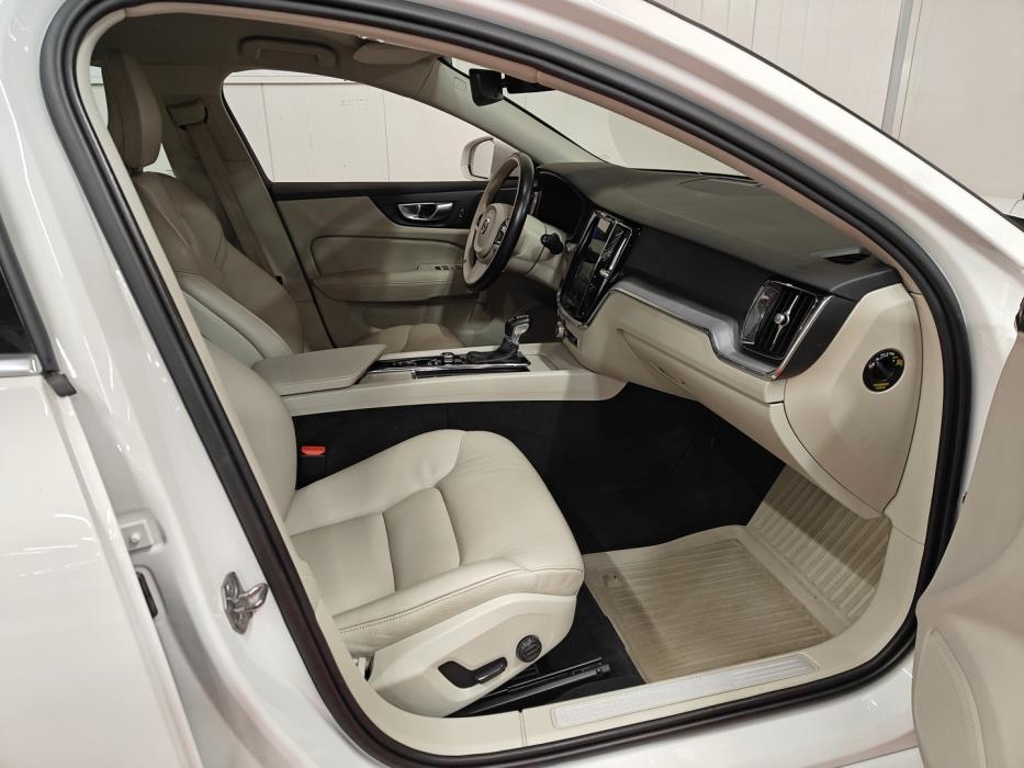 VOLVO V60 2019