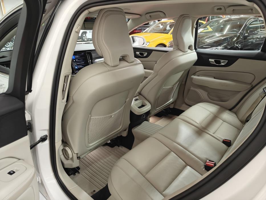 VOLVO V60 2019