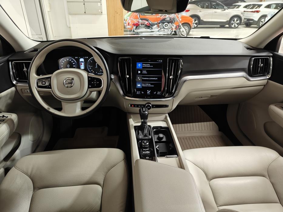 VOLVO V60 2019