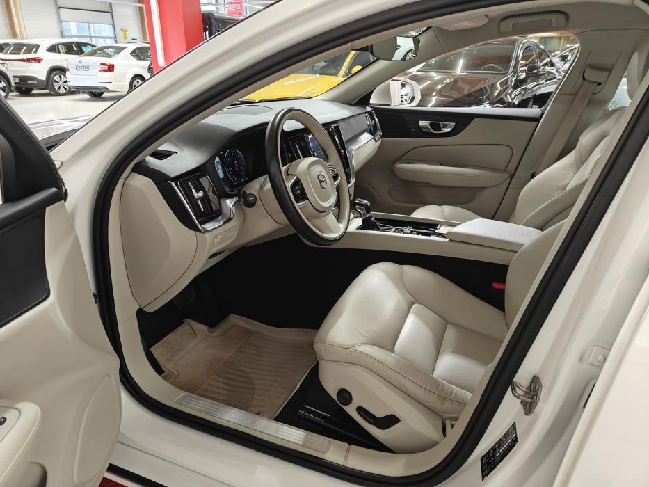VOLVO V60 2019