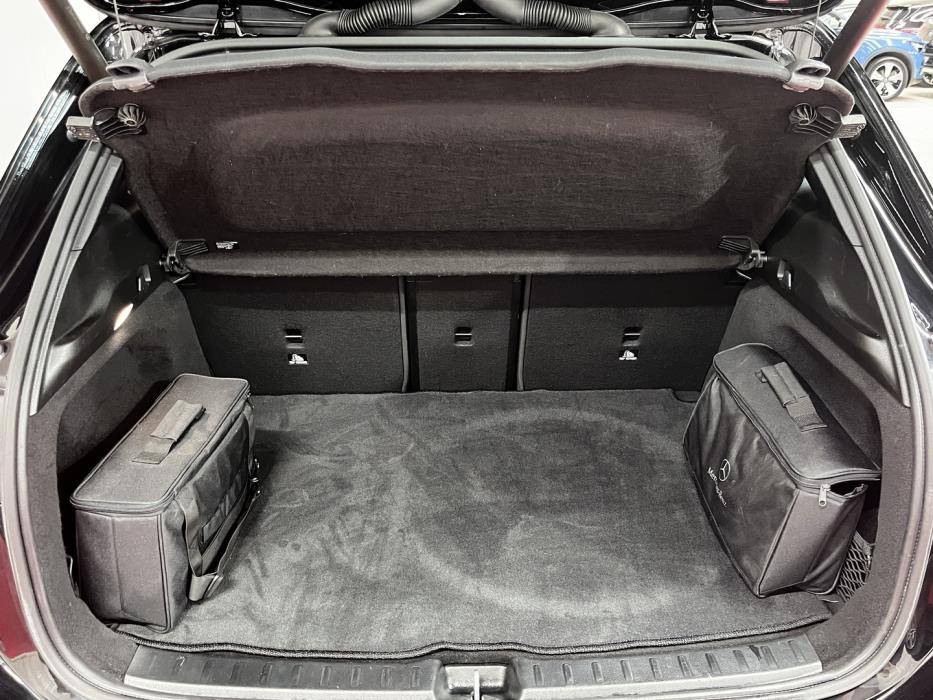 MERCEDES-BENZ EQA 2022