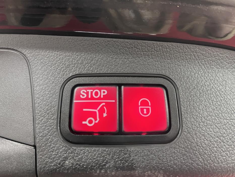 MERCEDES-BENZ EQA 2022