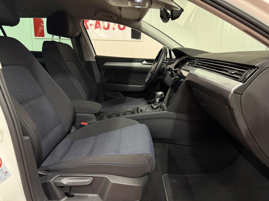 VOLKSWAGEN Passat 2021