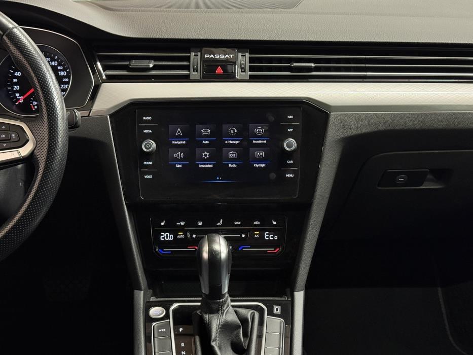 VOLKSWAGEN Passat 2021