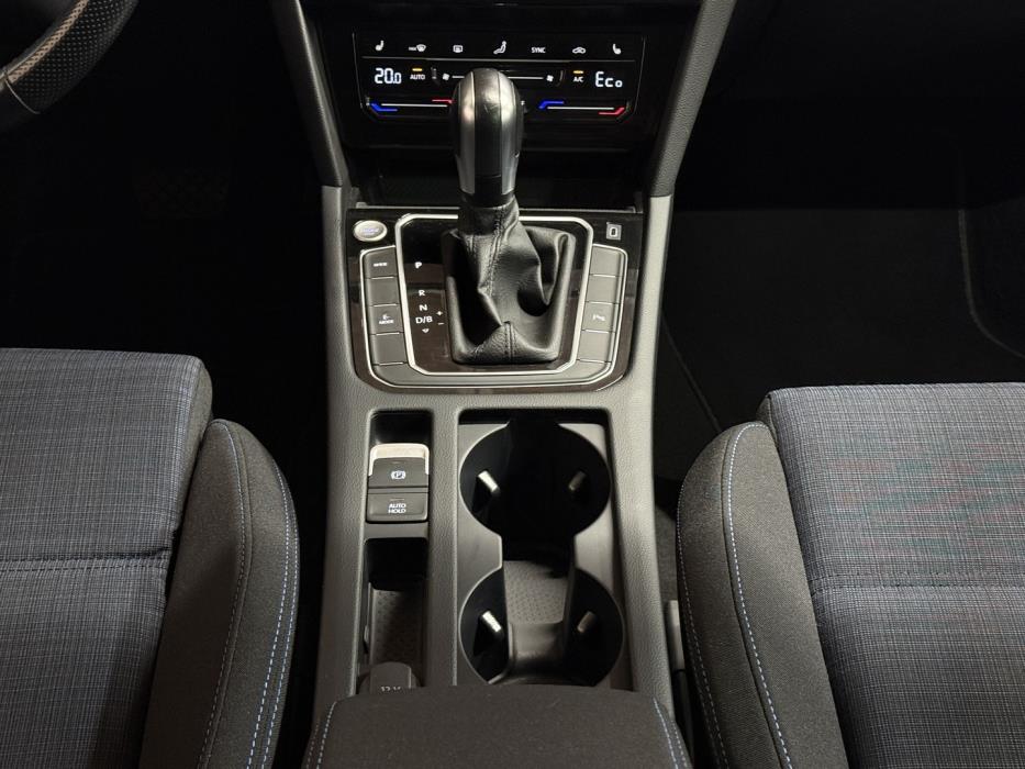 VOLKSWAGEN Passat 2021