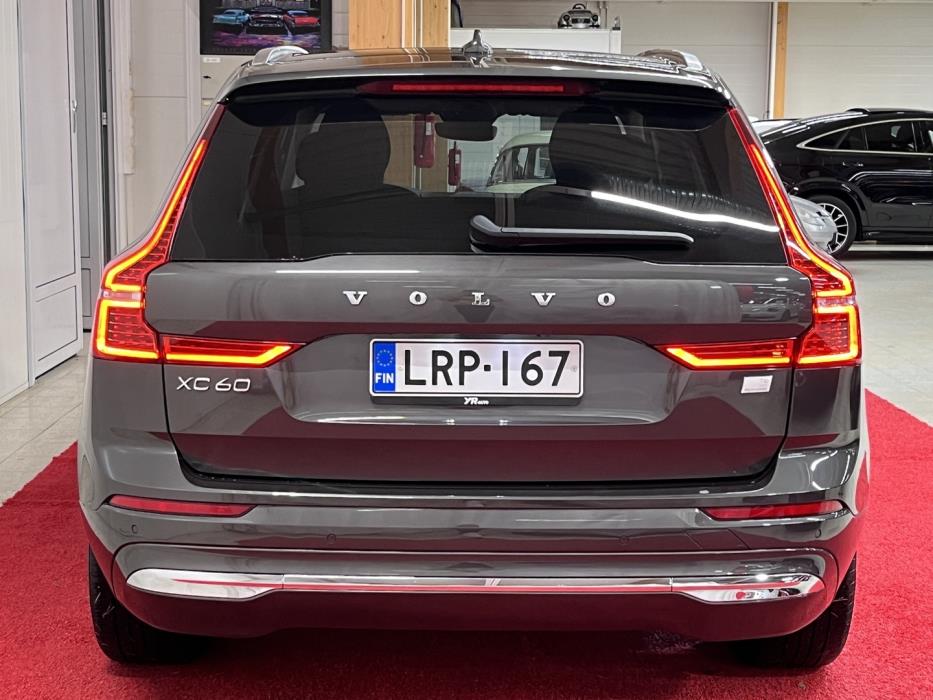 VOLVO XC60 2023