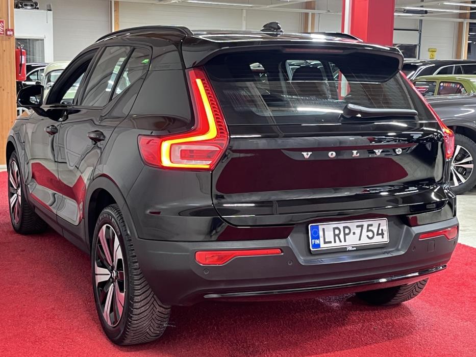 VOLVO XC40 2023