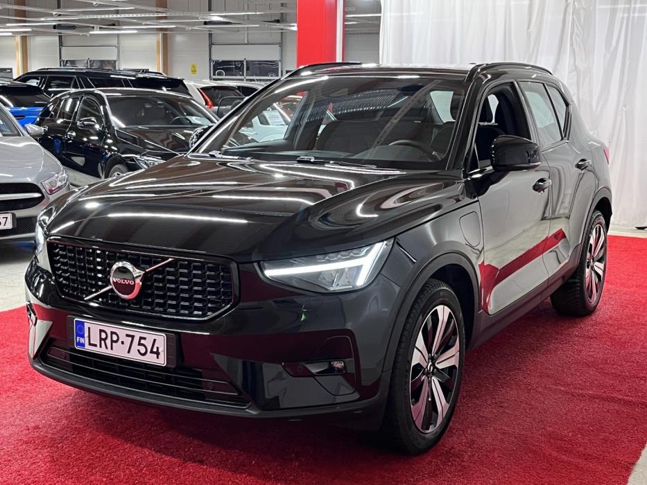 VOLVO XC40 2023