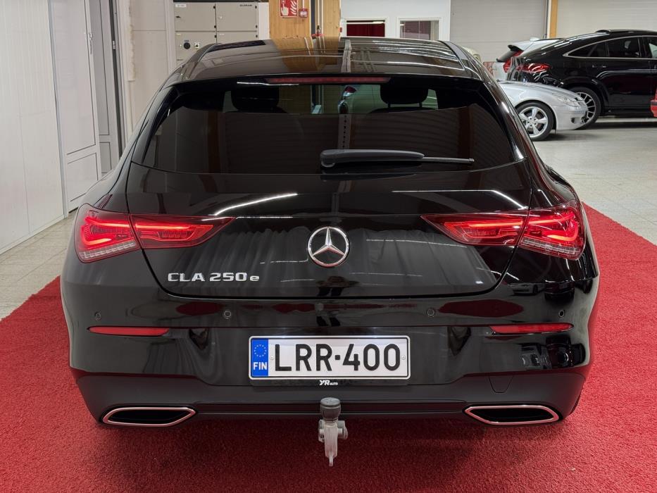 MERCEDES-BENZ CLA 2023