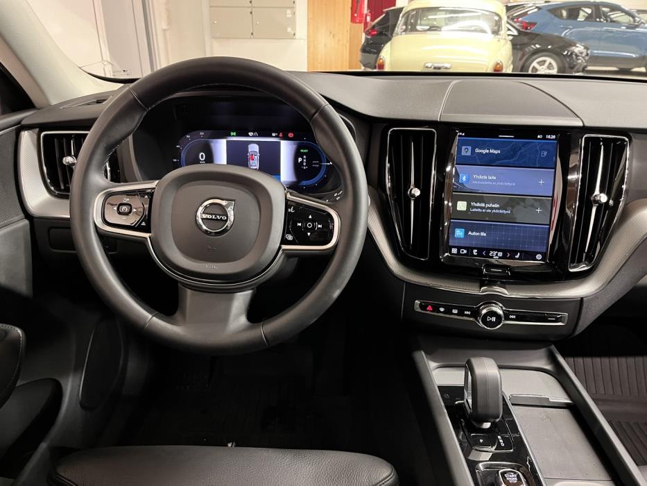 VOLVO XC60 2023