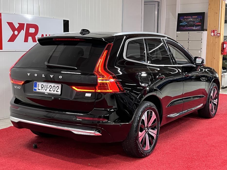 VOLVO XC60 2023