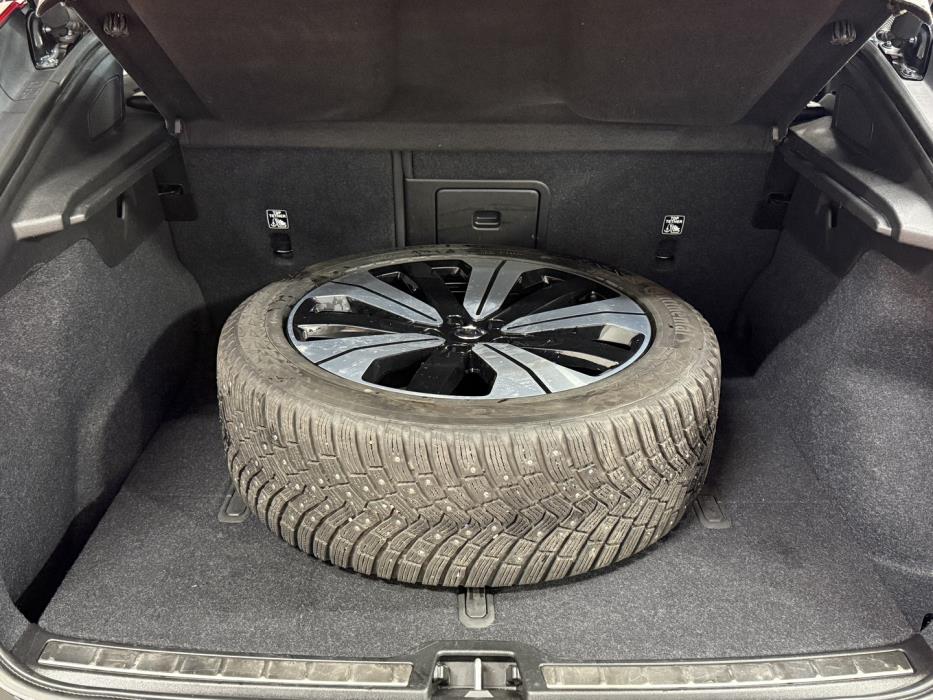 VOLVO C40 2023