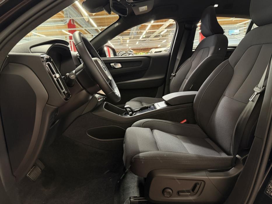 VOLVO C40 2023
