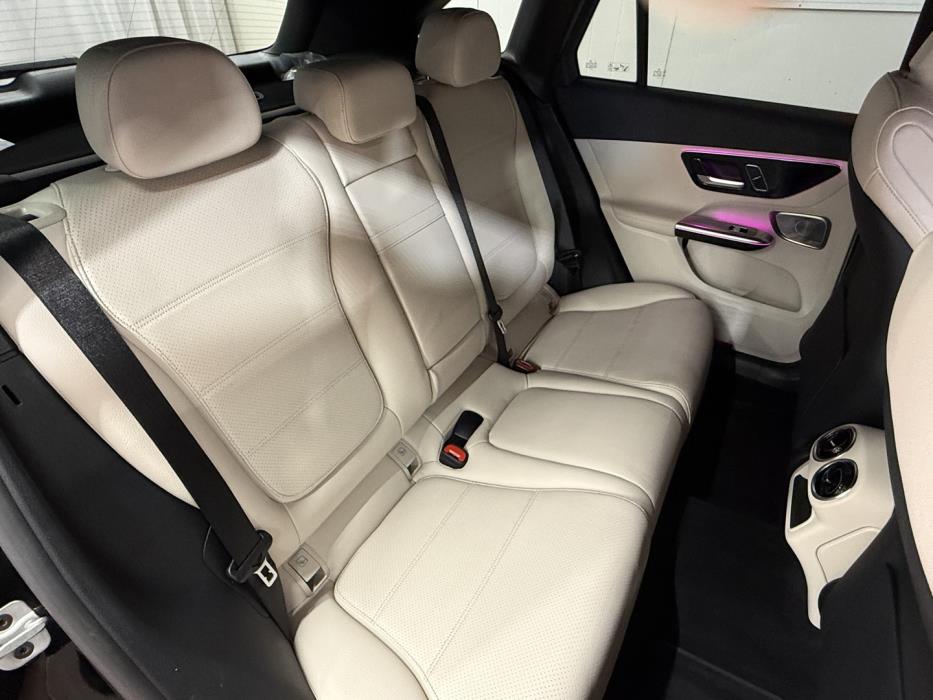 MERCEDES-BENZ GLC 2023