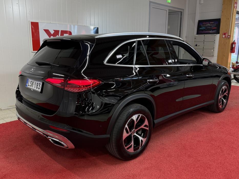MERCEDES-BENZ GLC 2023
