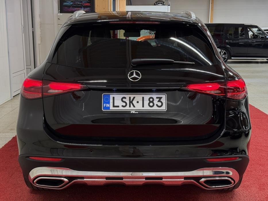 MERCEDES-BENZ GLC 2023