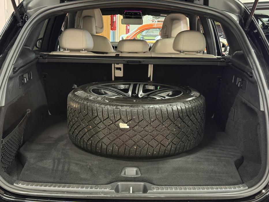 MERCEDES-BENZ GLC 2023