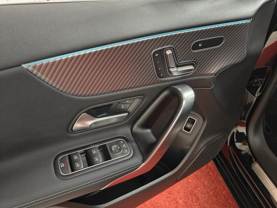 MERCEDES-BENZ A 2023